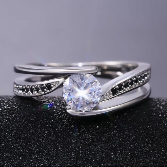 Round Cut Cubic Zirconia Wedding Rings Luxury 925 Silver Jewelry Women - Picture 4 of 6